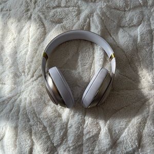 Gold Beats Studio Wireless